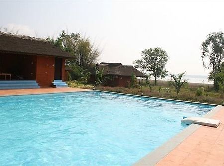 Red Earth Kabini Hotel Begur Exterior photo